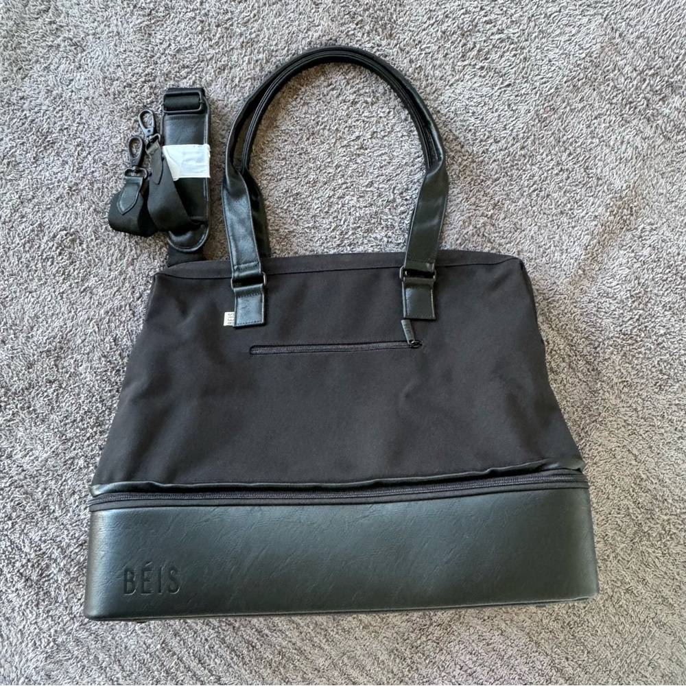 BEIS THE WEEKENDER TRAVEL BAG IN BLACK